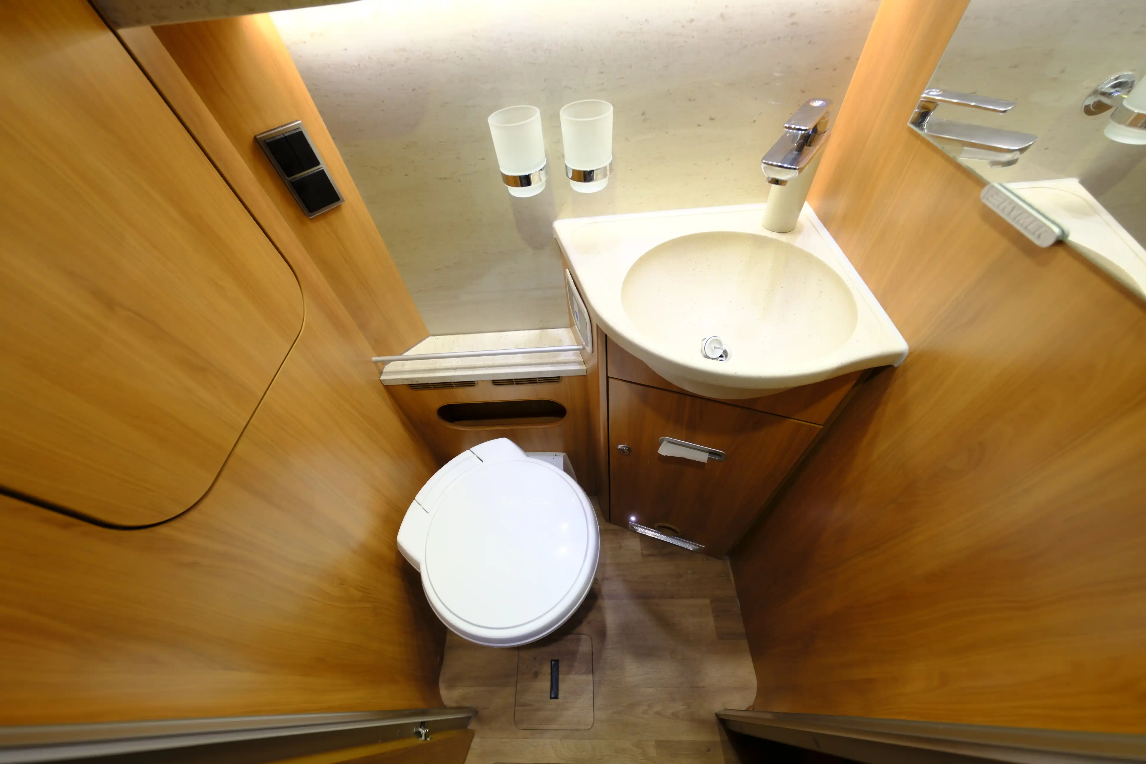 HYMER-ERIBA B 678 DL - Ansicht 14